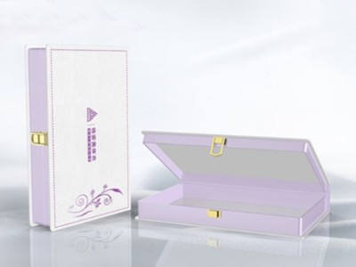 禮品包裝盒在進(jìn)行覆膜工藝時(shí)，有色差嗎？