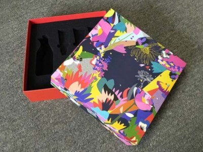 濟(jì)南精品盒廠家告訴你，如何做出創(chuàng)意的化妝品包裝盒