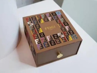 中秋送什么禮？精品盒廠家挑選幾款月餅禮盒，送禮倍有面子！