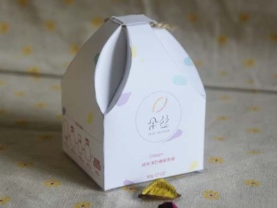 濟南包裝盒廠家設(shè)計的化妝品包裝盒，如何得到消費者認(rèn)可？